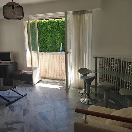 3 Pieces 67m2 Centre Tres Lumineux Et Calme Daire Nice